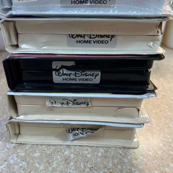 DISNEY VHS 3 Black Diamond Fantasia, Aladdin, Fox+Hound  Bedknobs+Broomsticks- - Picture 14 of 16